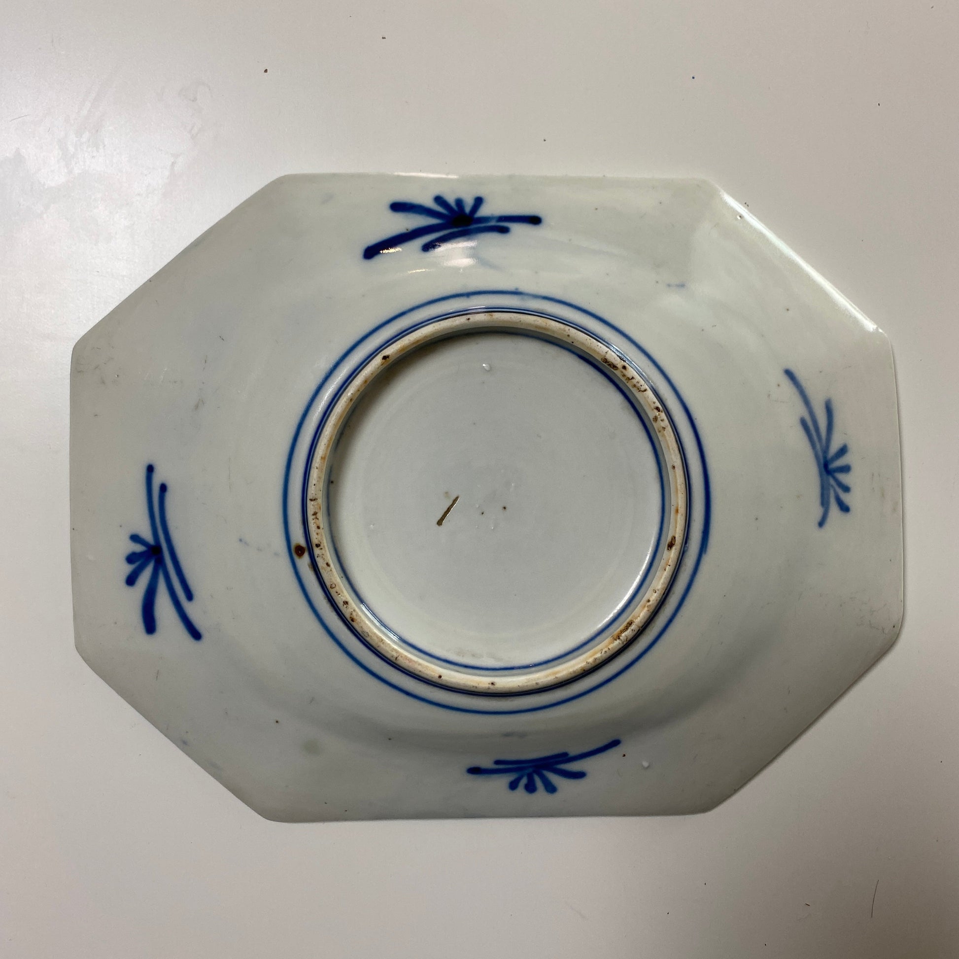 水辺を映すグリーンと染付の変形皿 - Kotto Shop