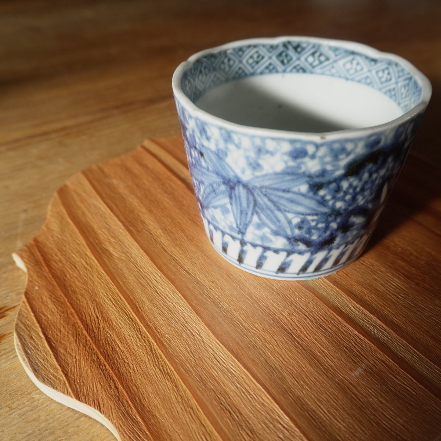 藍の濃淡が美しいそば猪口 - Kotto Shop