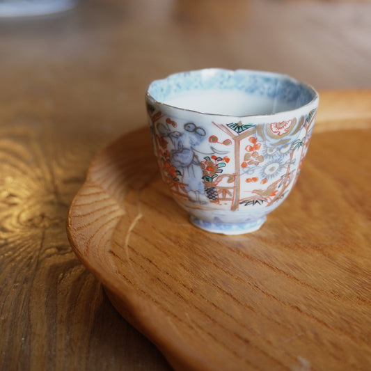 繊細な色合いの美しい色絵お猪口 - Kotto Shop