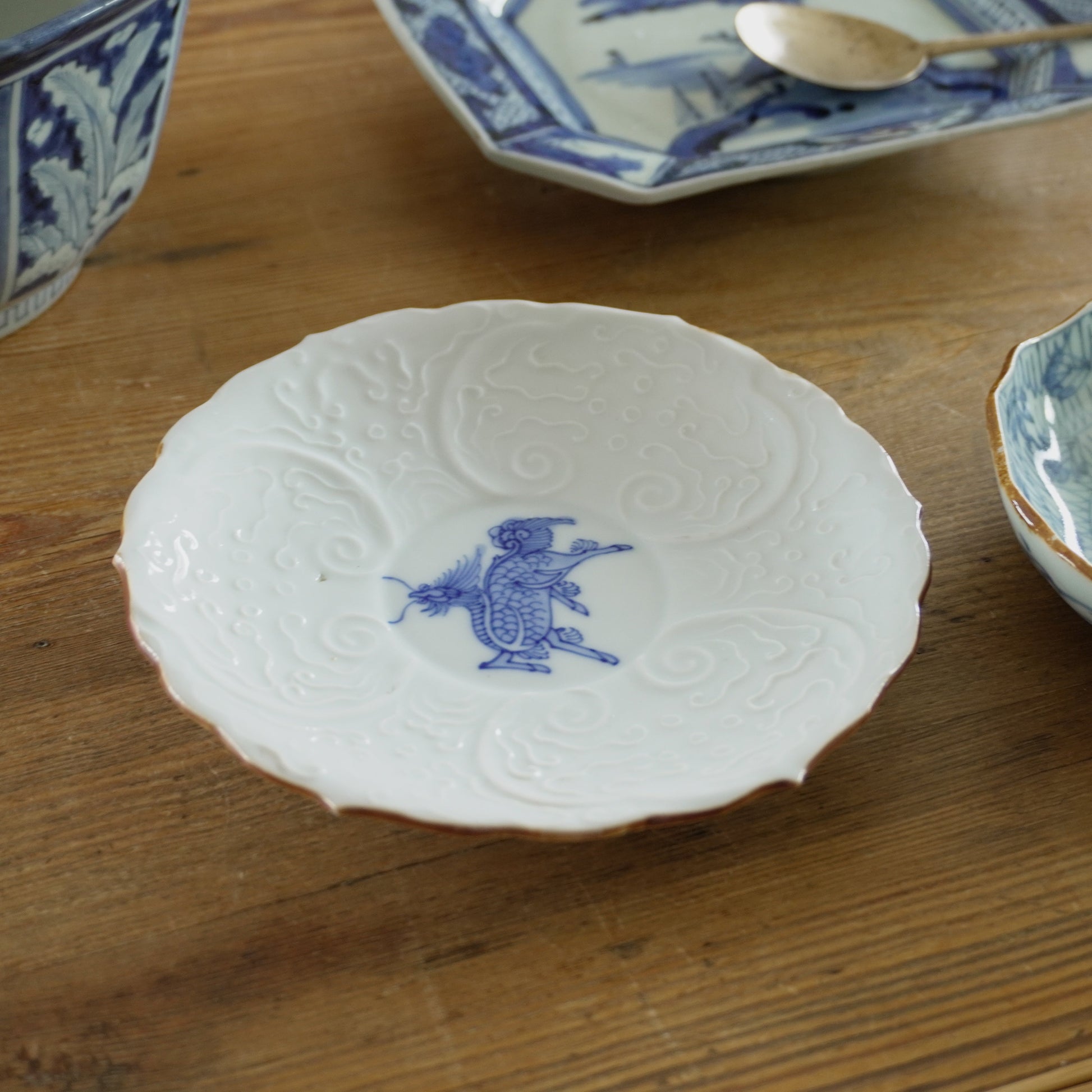 白磁陽刻中皿 - Kotto Shop