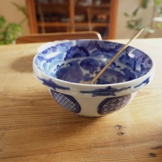 咲きこぼれる牡丹の染付鉢 - Kotto Shop