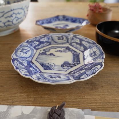 華やかに彩る染付変形中皿 - Kotto Shop