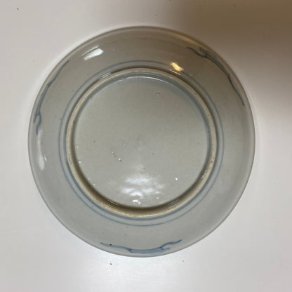 彩り豊かな余白のある古伊万里中皿 - Kotto Shop