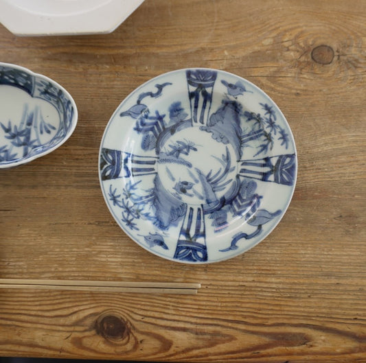 水辺の鷺が描く染付中皿 - Kotto Shop