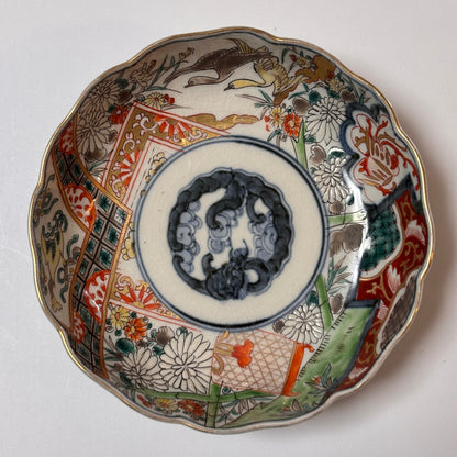 菊と鶴が舞う色絵ます皿（甘手） - Kotto Shop