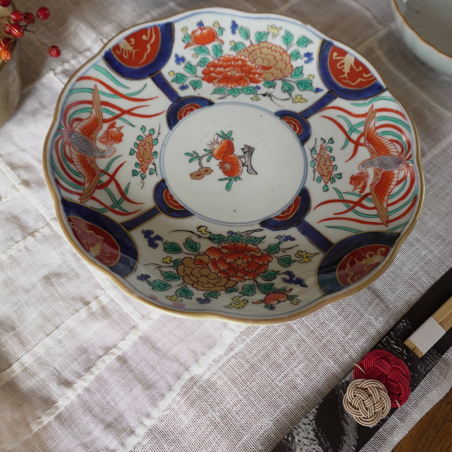 華やぎを与える牡丹に鳳凰図大皿 - Kotto Shop