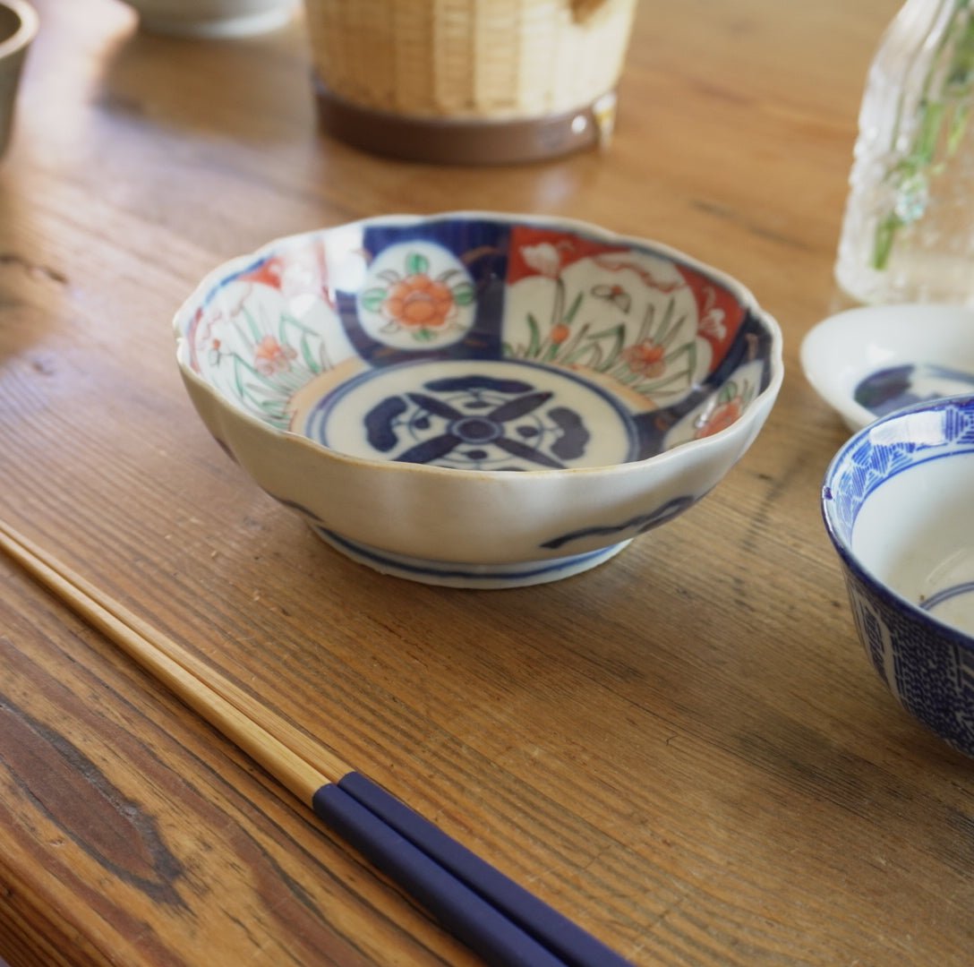 輪花が可愛い染付赤絵なます皿 - Kotto Shop