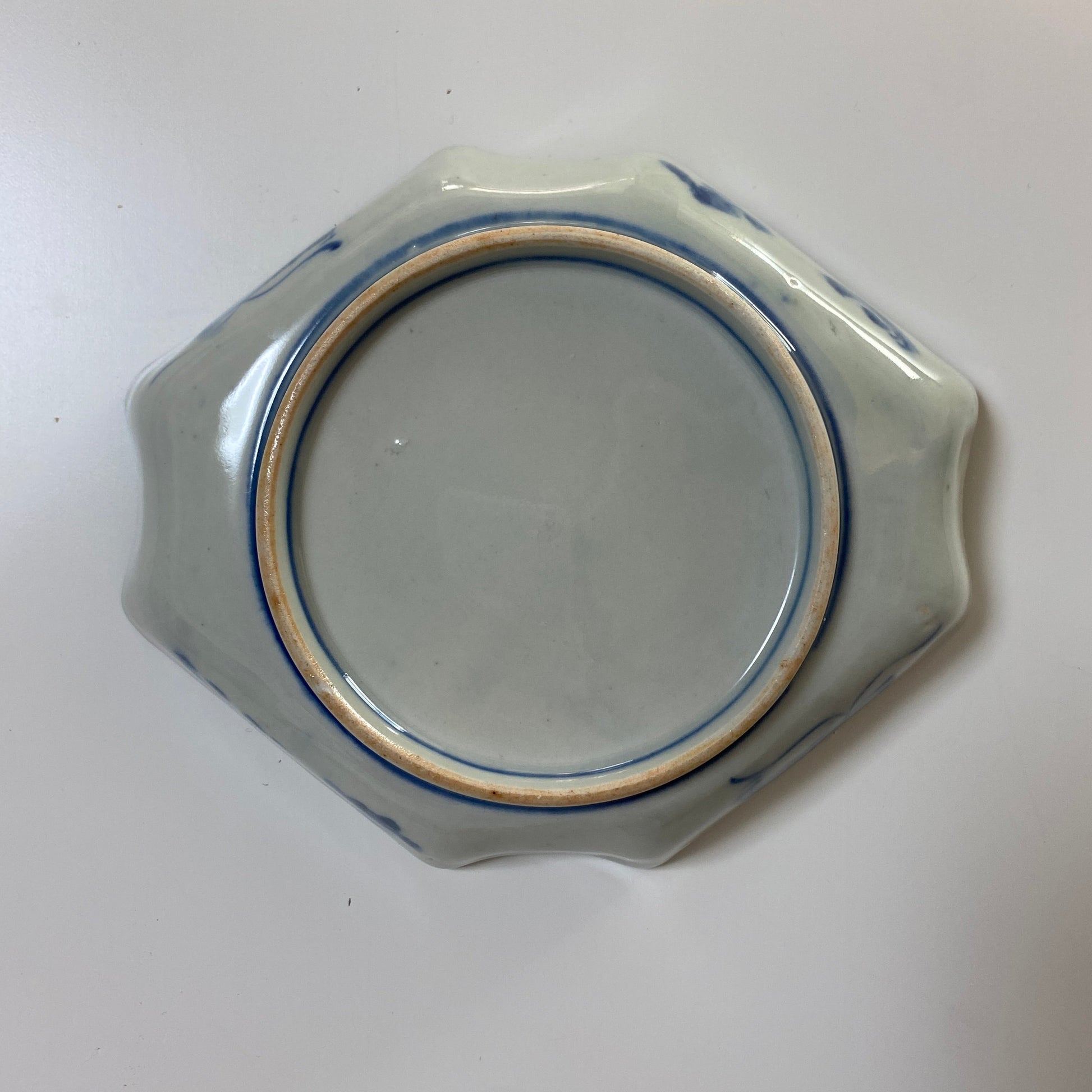 可憐な明治伊万里変形皿 - Kotto Shop