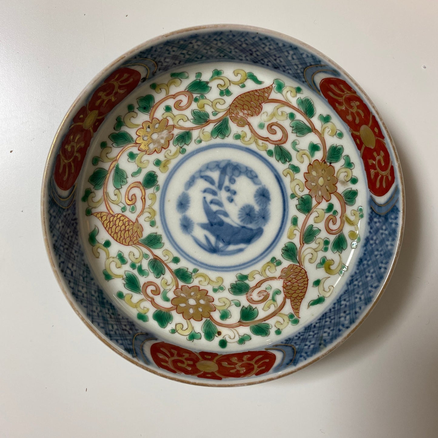 可愛らしい花唐草の古伊万里小皿 - Kotto Shop