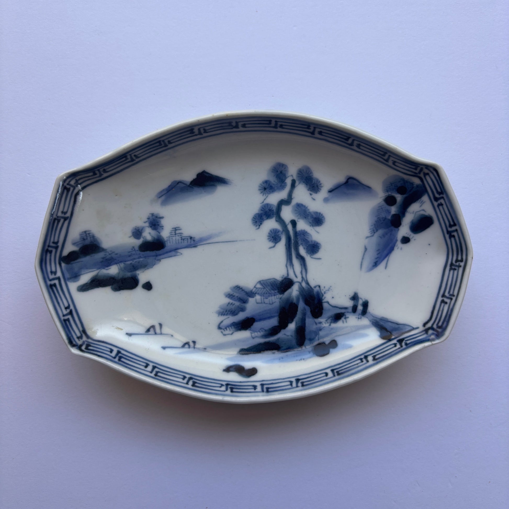 食卓にアクセントを加える変形長皿 - Kotto Shop