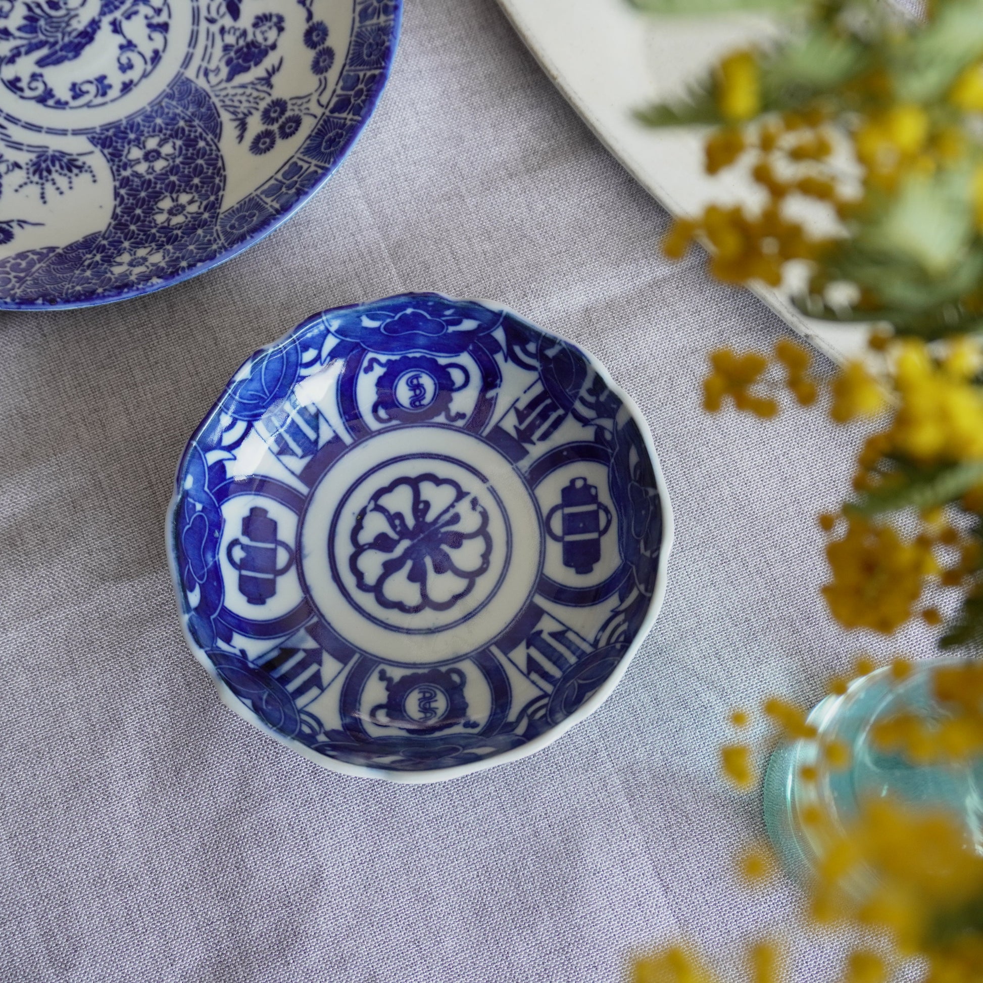 鮮やかブルーが印象的な深皿 - Kotto Shop